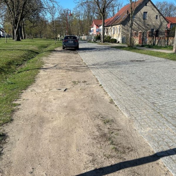 Schluss mit dem Schlamm-Theater: Kopfsteinpflaster bringt endlich Ordnung